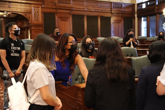 Avelar Tours State Capitol with Local Students, Encourages Youth to Become Involved